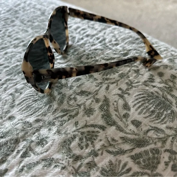 Dior Sunglasses - Picture 5 of 9